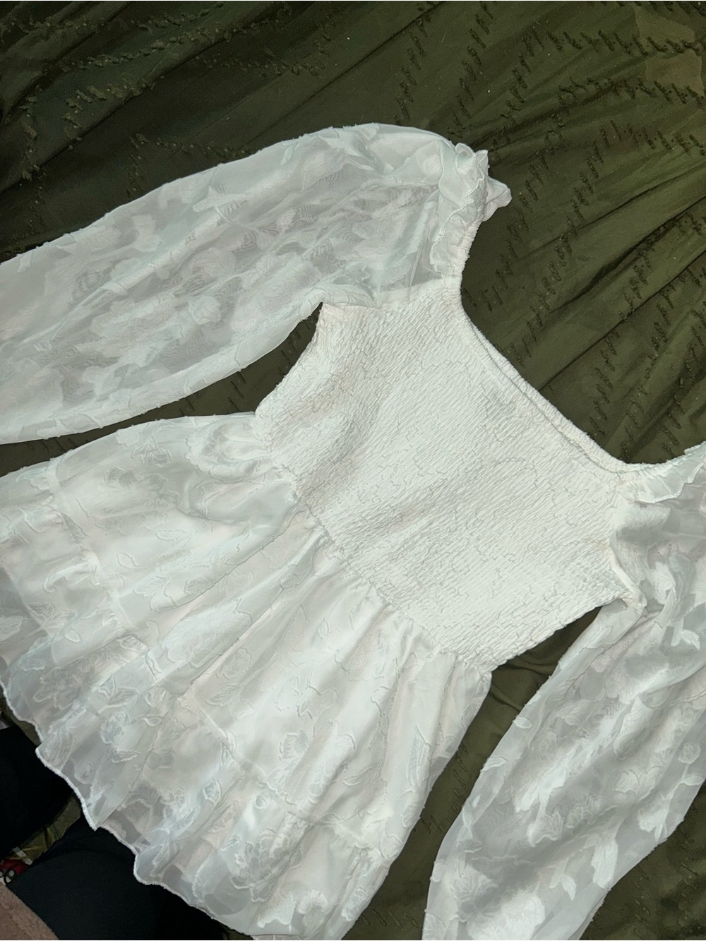 SHEIN White Puff Sleeve Smocked Peplum Blouse